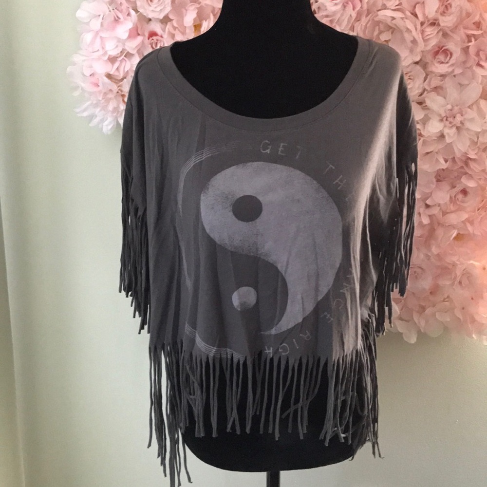 Might Fine fringed Tshirt